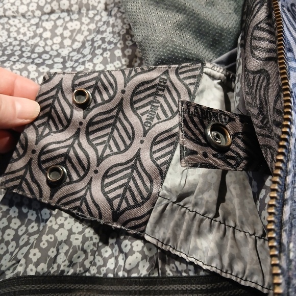 BILLABONG Snowboarding Jacket - GIRLS/JUNIOR LARGE - Picture 6 of 16